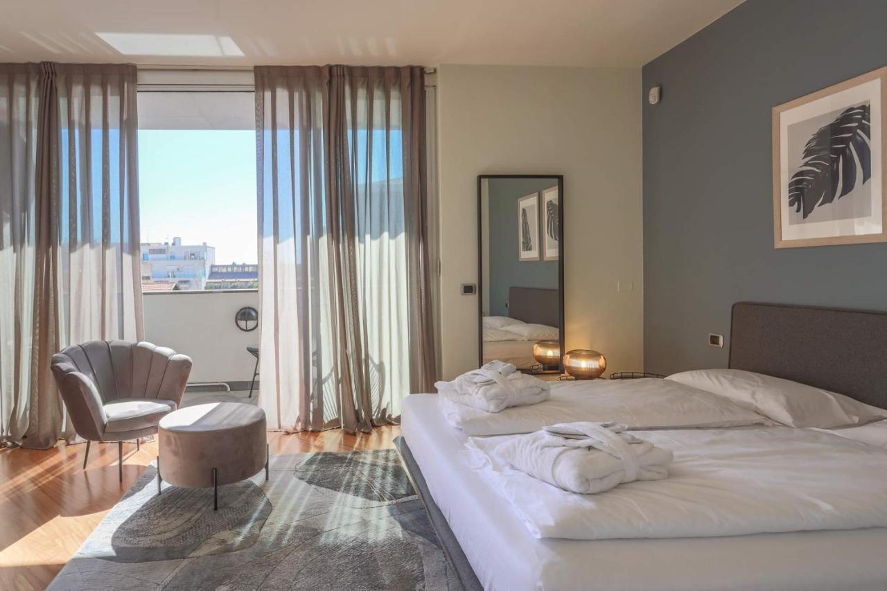Ar Prestige Penthouse - Soho Appartement Bergamo Buitenkant foto