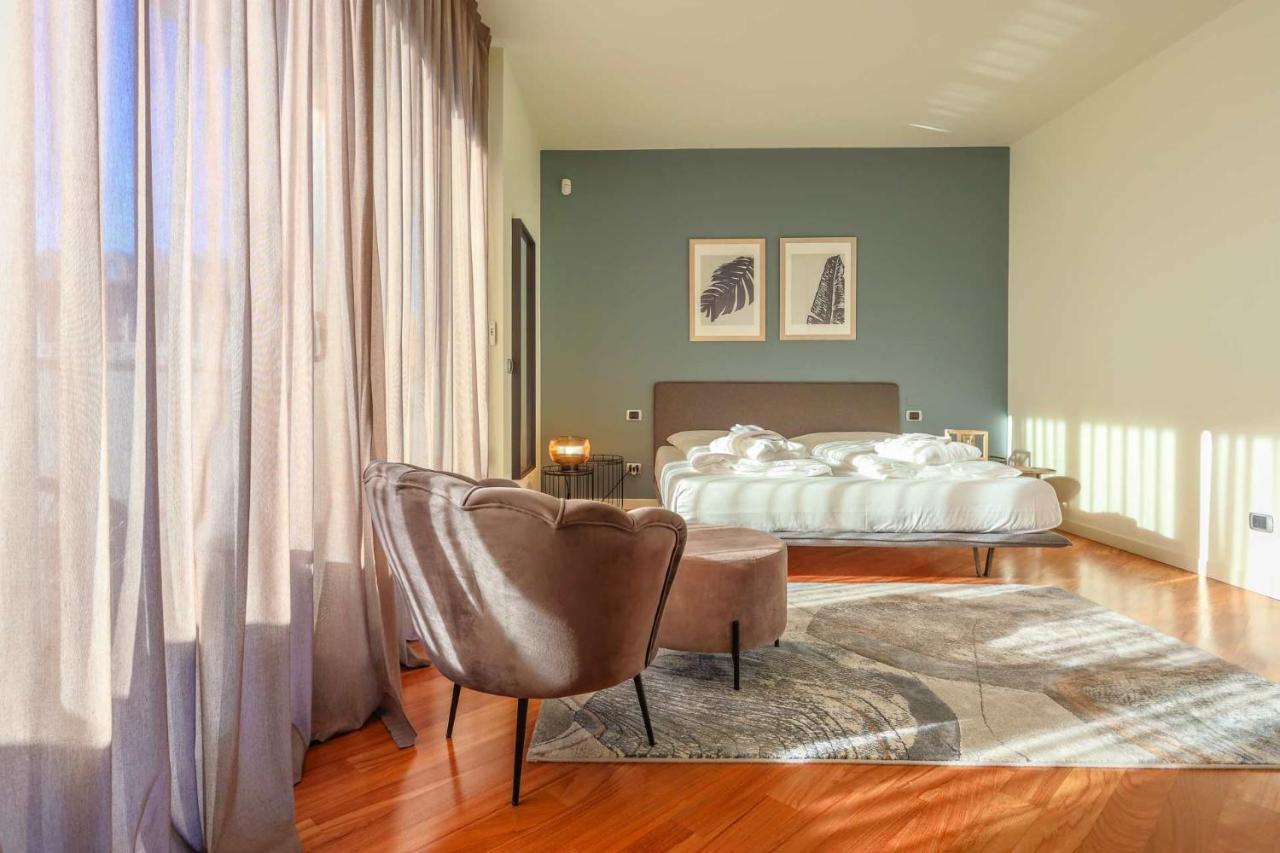 Ar Prestige Penthouse - Soho Appartement Bergamo Buitenkant foto